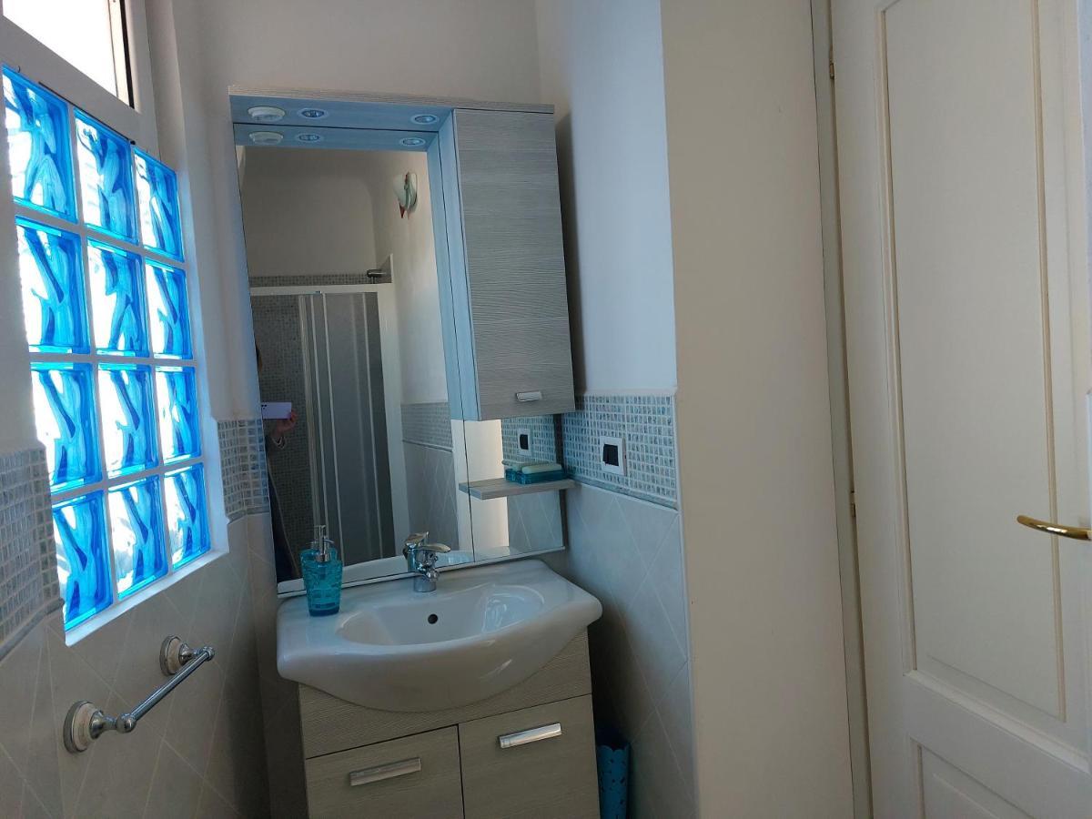 Una Finestra Sul Mare Monolocale Apartment Берджеджи Екстериор снимка