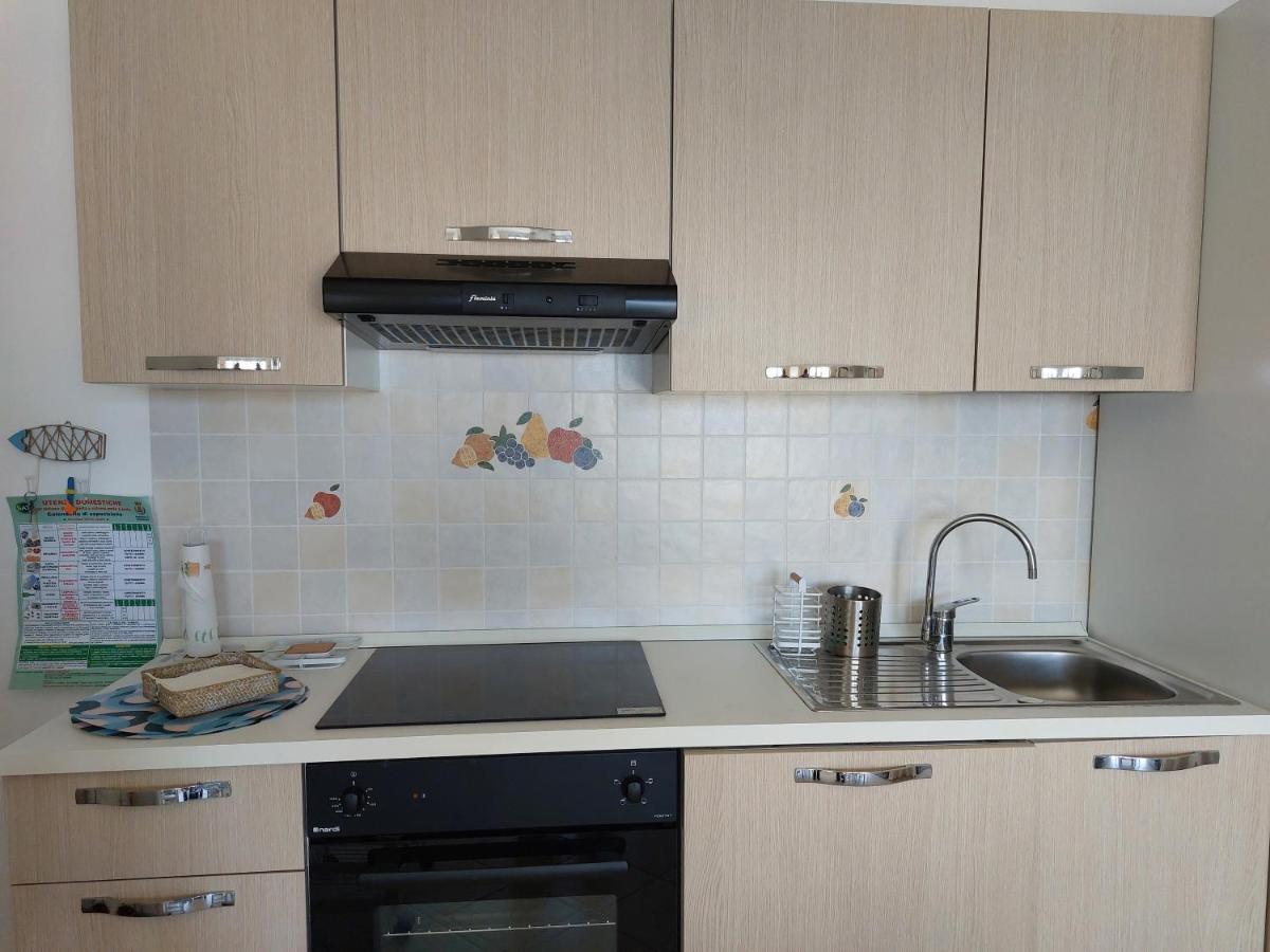 Una Finestra Sul Mare Monolocale Apartment Берджеджи Екстериор снимка