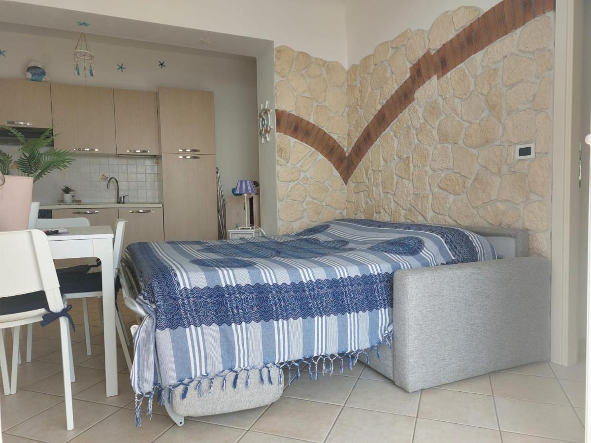 Una Finestra Sul Mare Monolocale Apartment Берджеджи Екстериор снимка